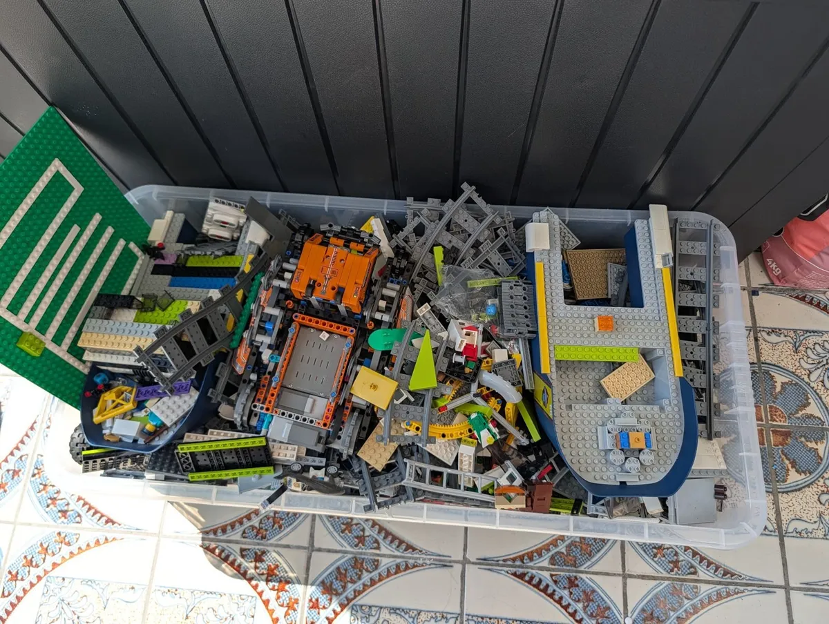 2 Large Boxes of LEGO including 40+ mini figures - Image 2