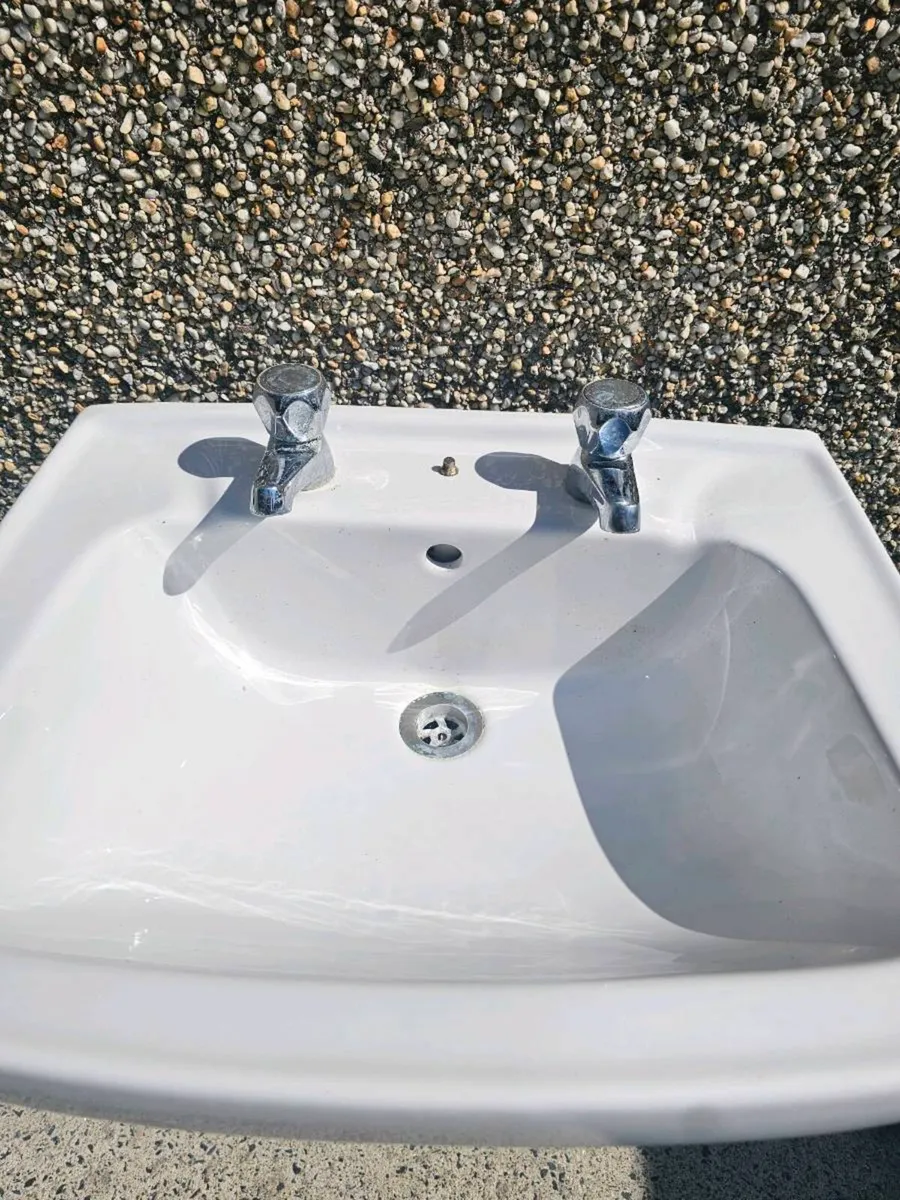 Basin with pedestal - Image 3