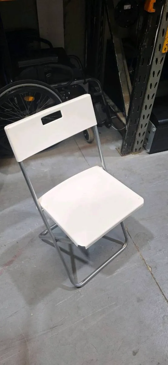 Portable chairs - Image 1