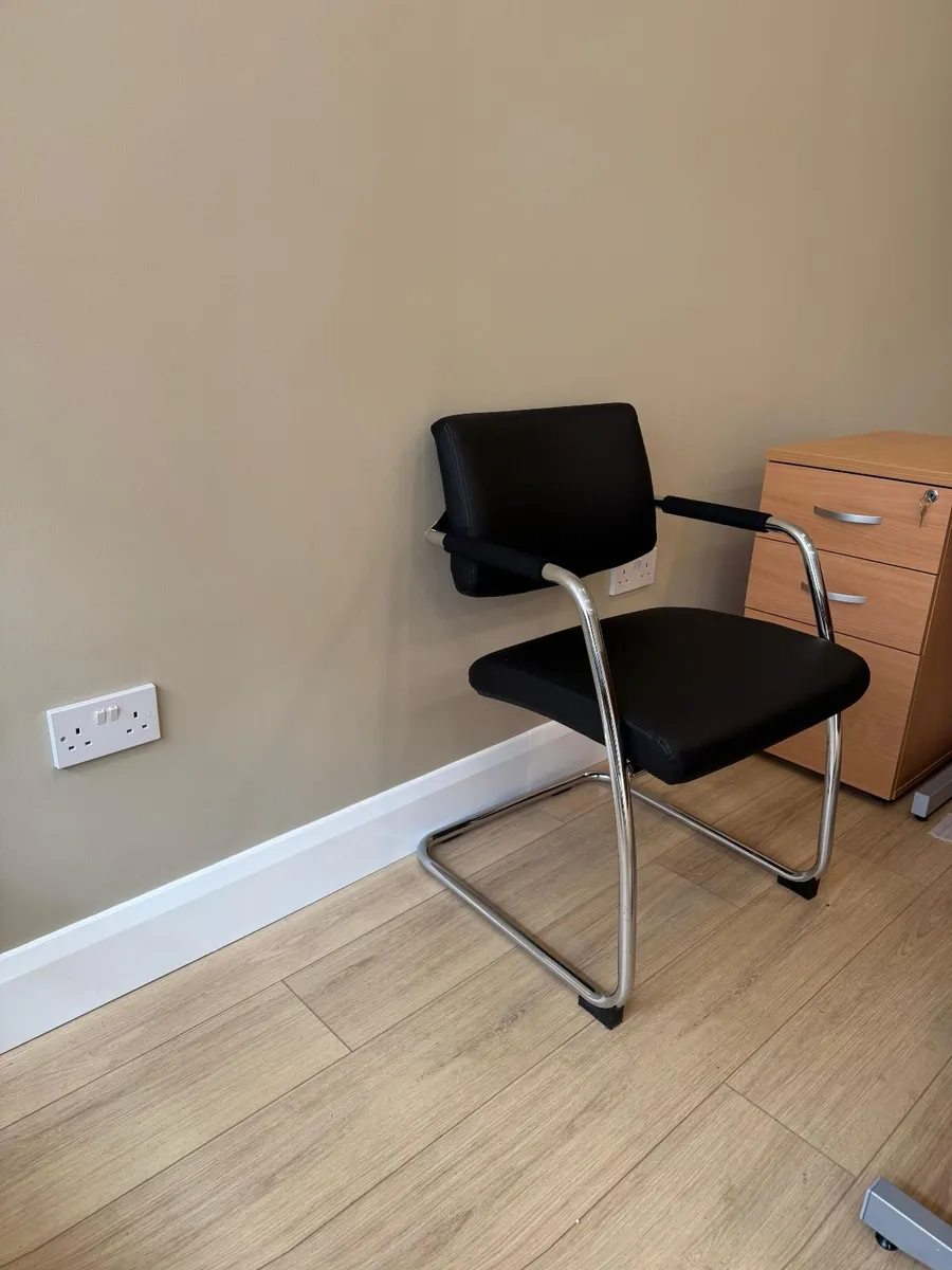 Havanna Black Leather Visitor Office Chair - Image 1
