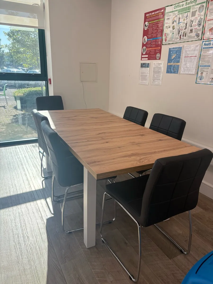 Table and X6 chairs - Image 1
