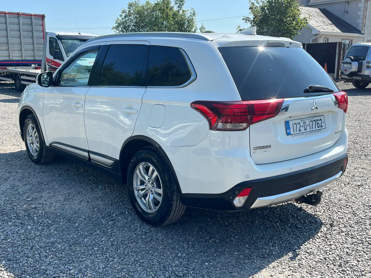 2017 MITSUBISHI OUTLANDER 4WD *NO VAT* - Image 4