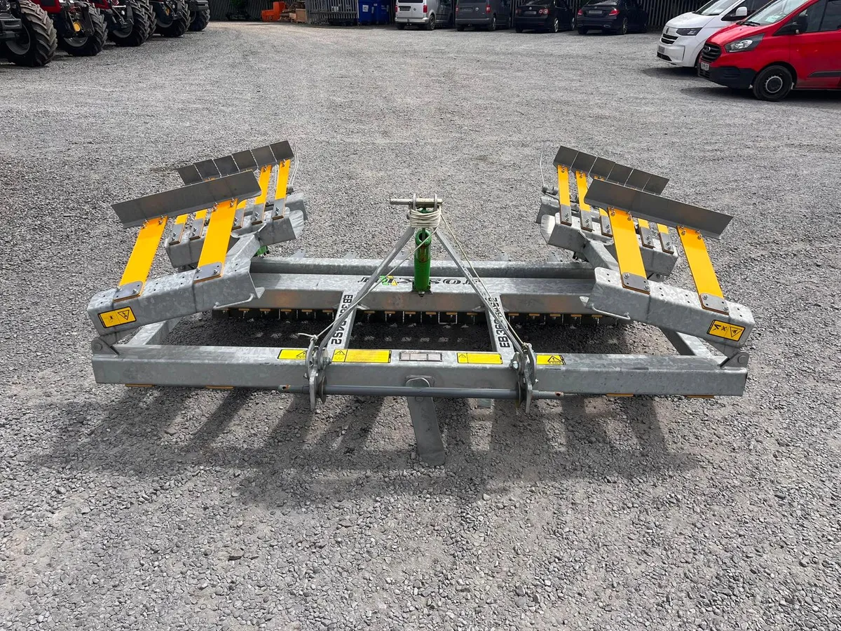 Joskin 3.6 metre Galvanised Meadow Aerator - Image 3