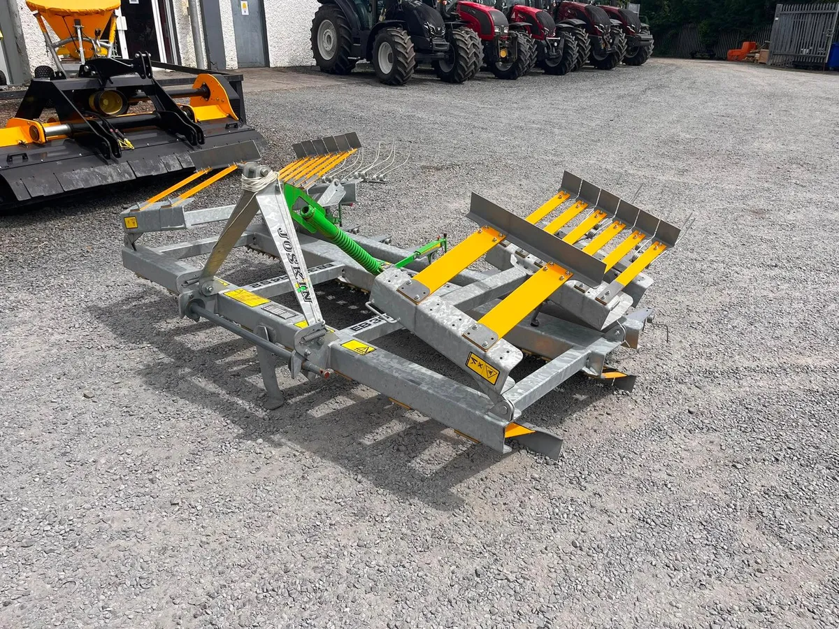Joskin 3.6 metre Galvanised Meadow Aerator - Image 4