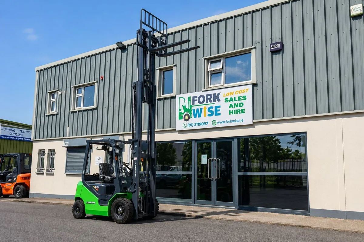 Lonking CPD25 2.5 Tonne Electric Forklift - Image 1
