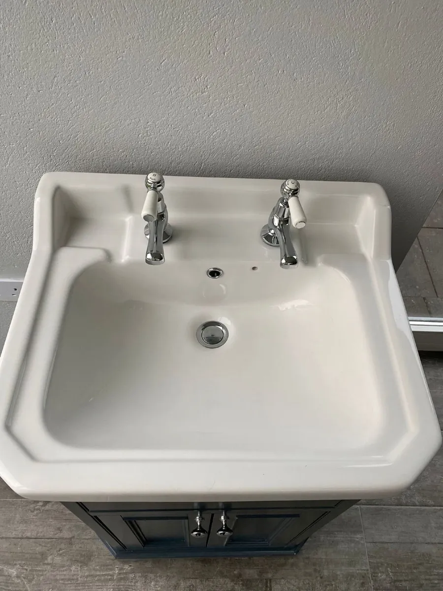 Bathroom Vanity Unit Tavistock €450 ono - Image 4