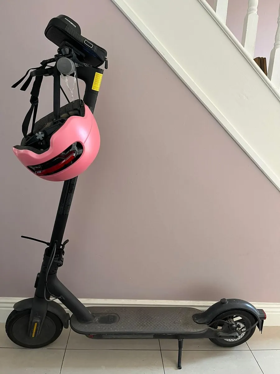 Xiaomi Mi Electric Scooter 3 - Image 2