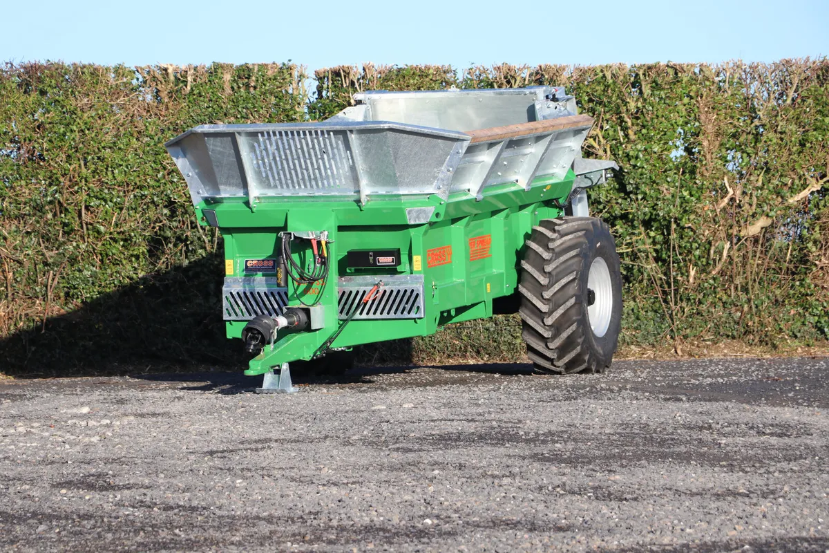 Cross 600 Manure Spreader - Image 2