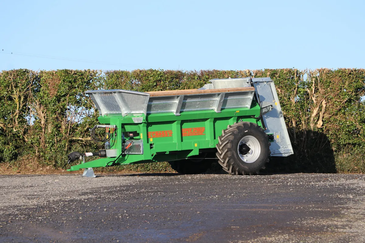 Cross 600 Manure Spreader - Image 1