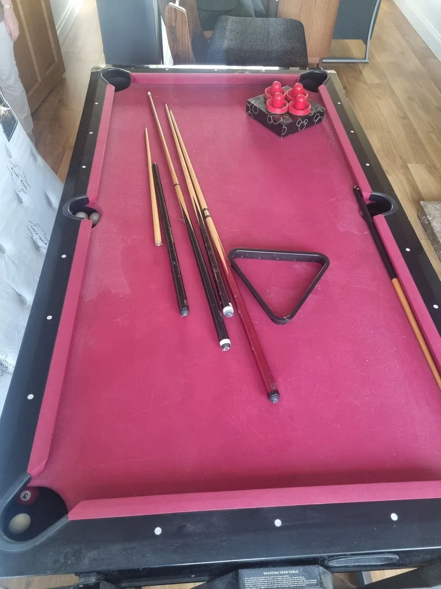 Pool table - Image 1