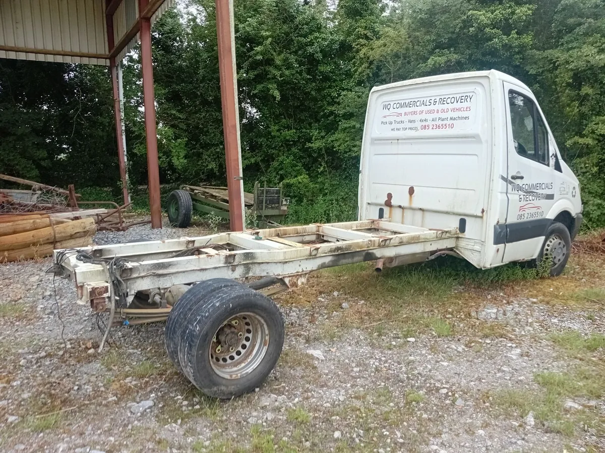 Mercedes  vito. Chassis  and  cab. - Image 4