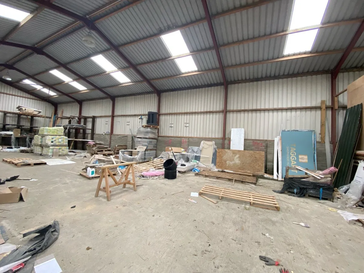 6 bay shed - Image 2