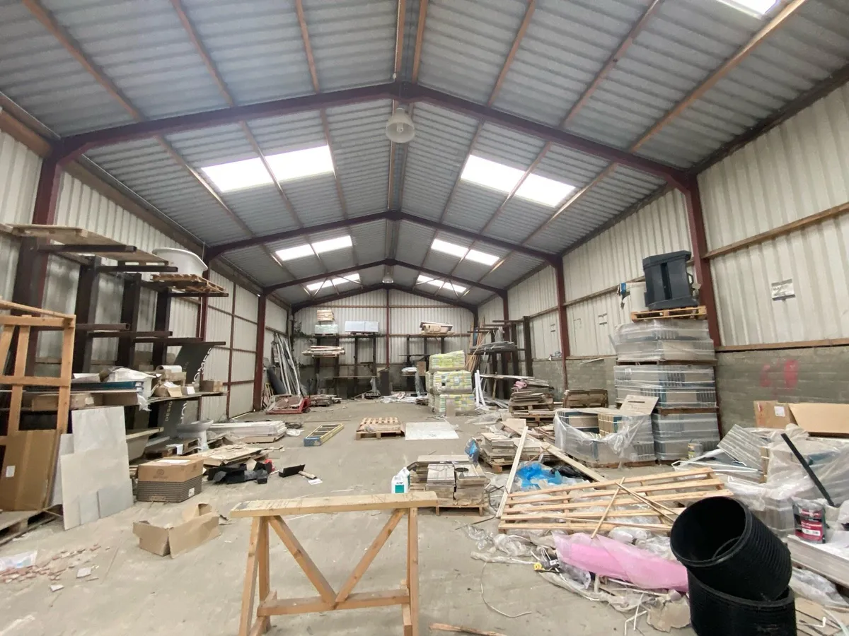 6 bay shed - Image 4
