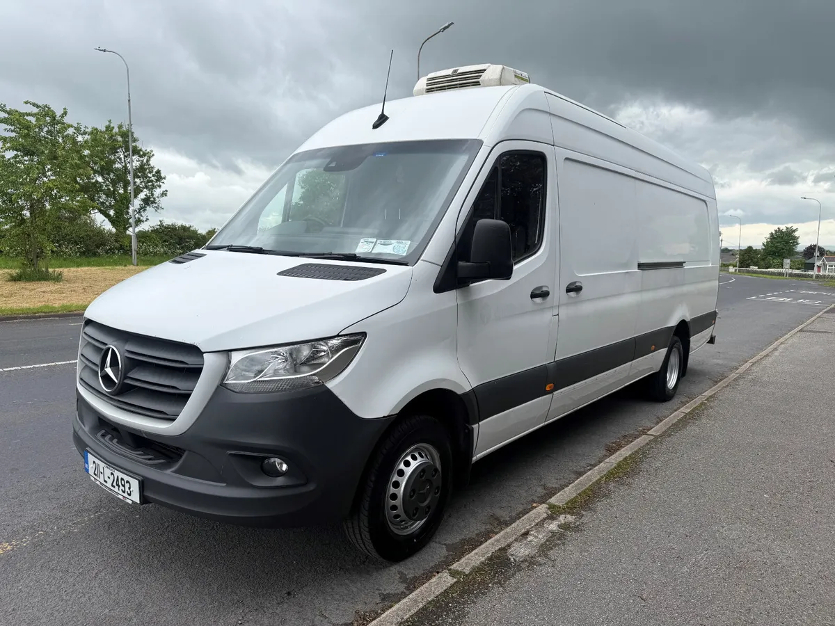 Mercedes-Benz Sprinter 2021 Fridge - Image 3