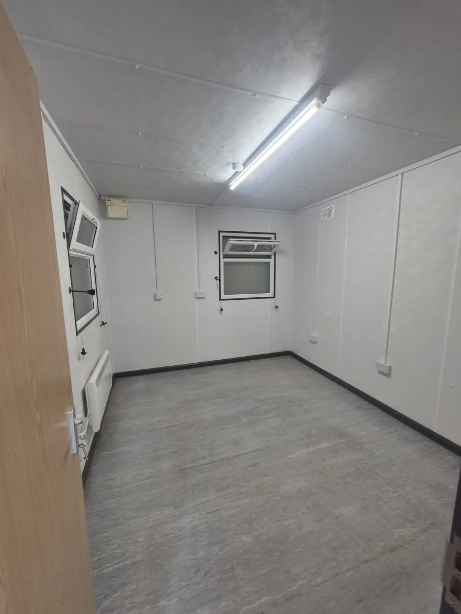 31Ft x 10Ft (9.6m x 3m) Split Office/Canteen - Image 3