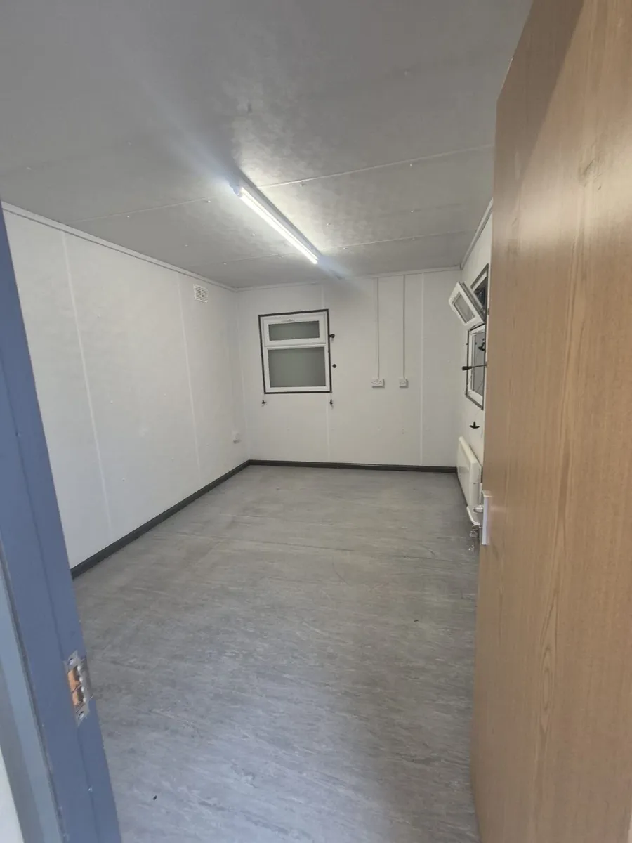 31Ft x 10Ft (9.6m x 3m) Split Office/Canteen - Image 4