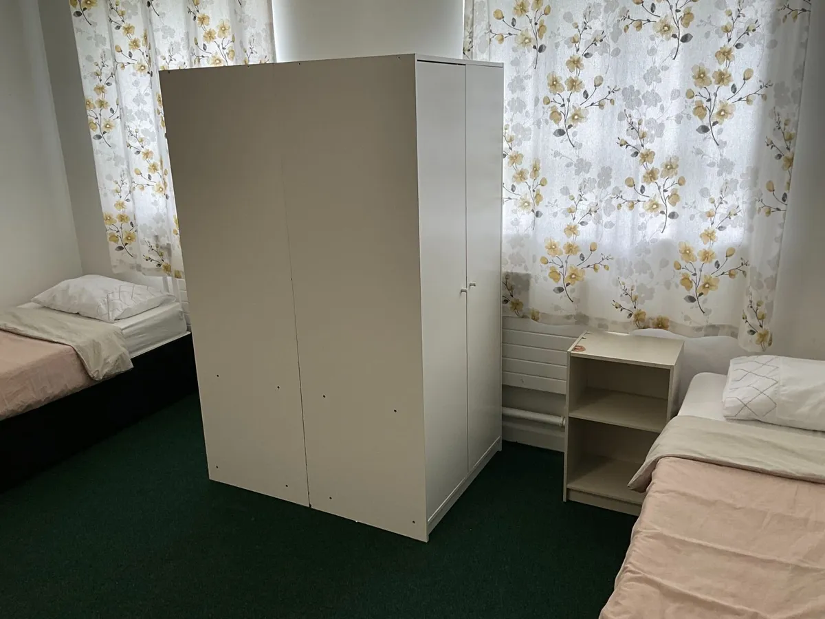 Online Auction Of Student Accommodation Furniturte - Image 3