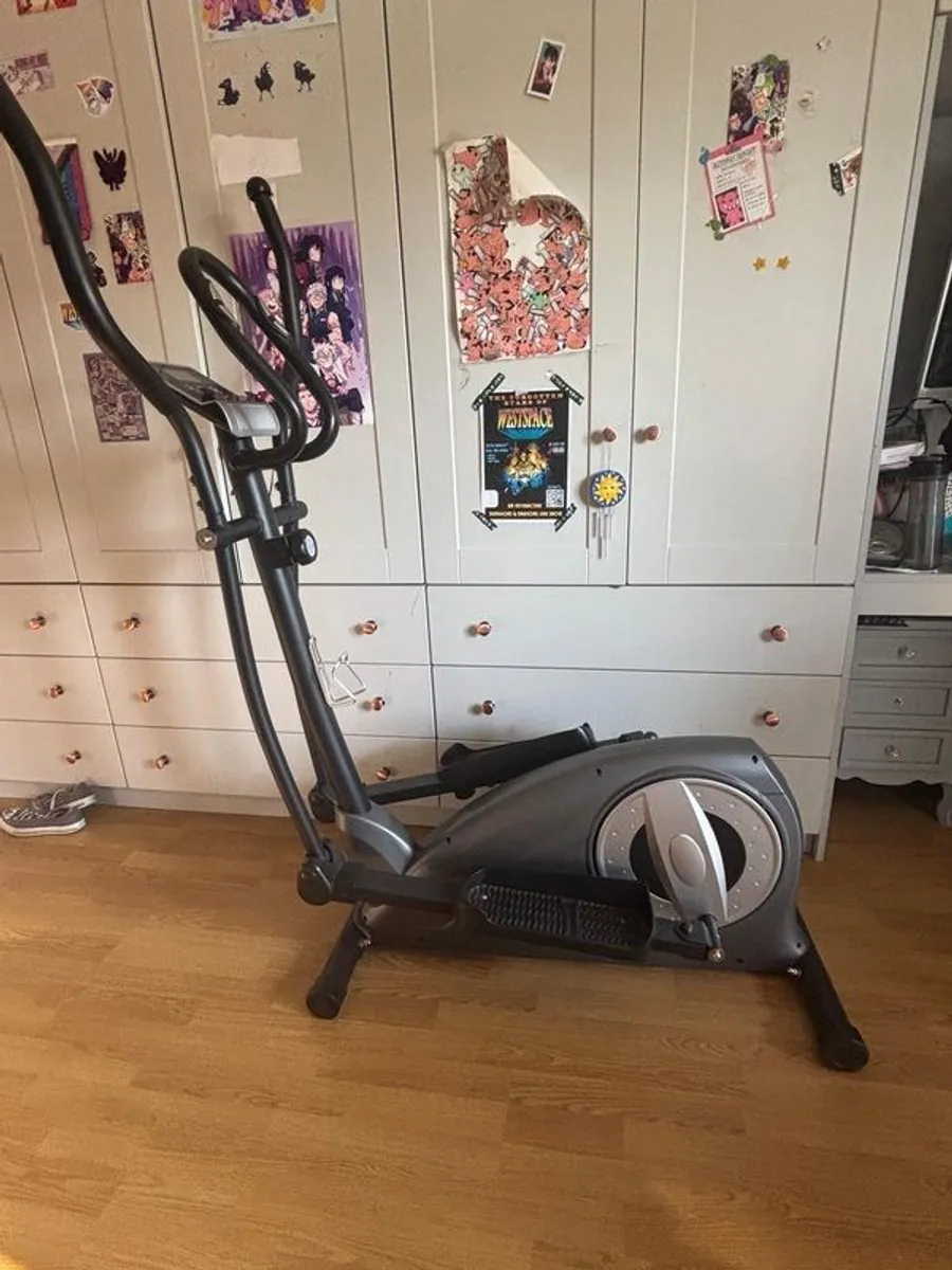 Eliptical Cross Trainer - Image 1