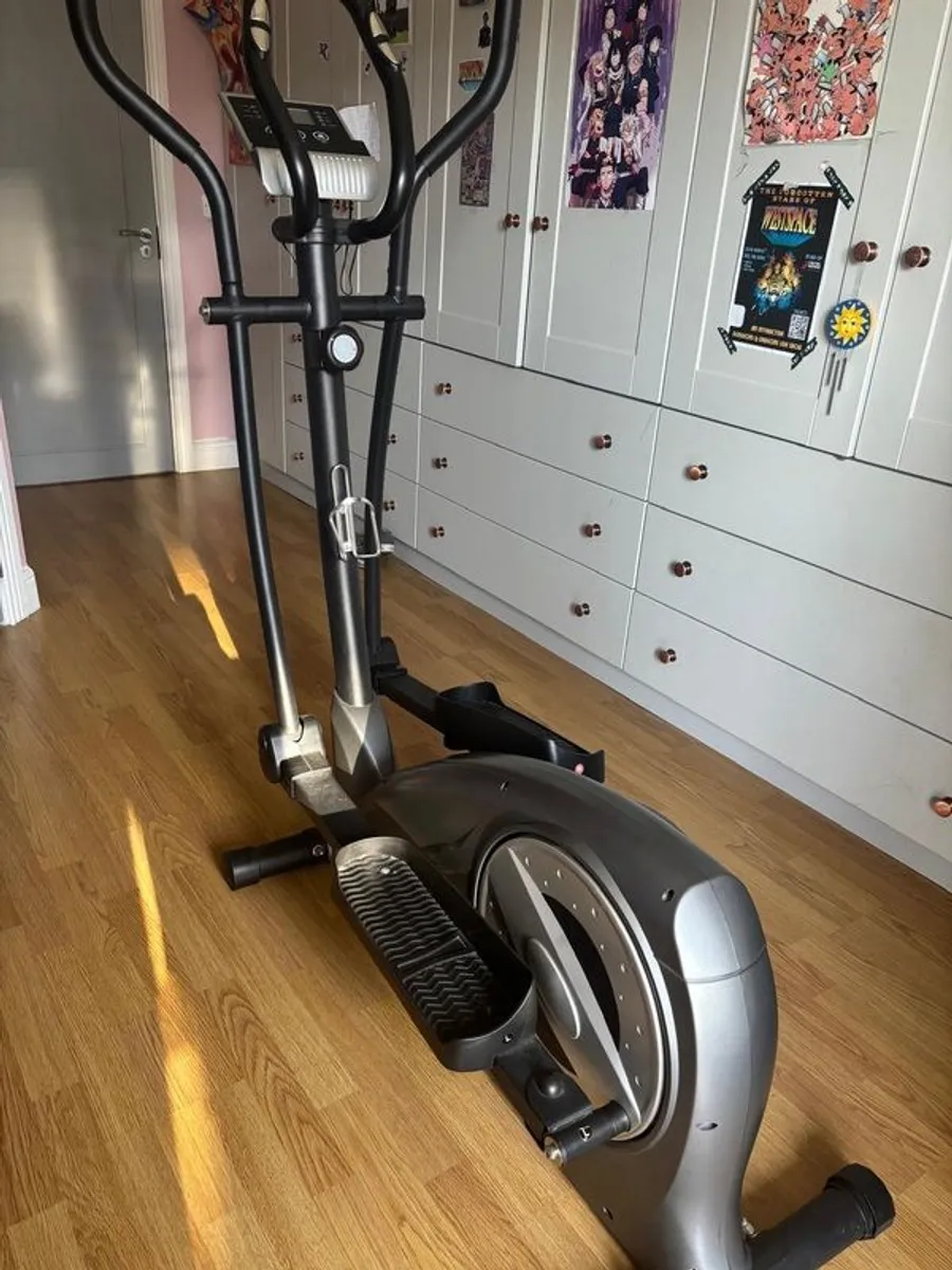 Eliptical Cross Trainer - Image 3