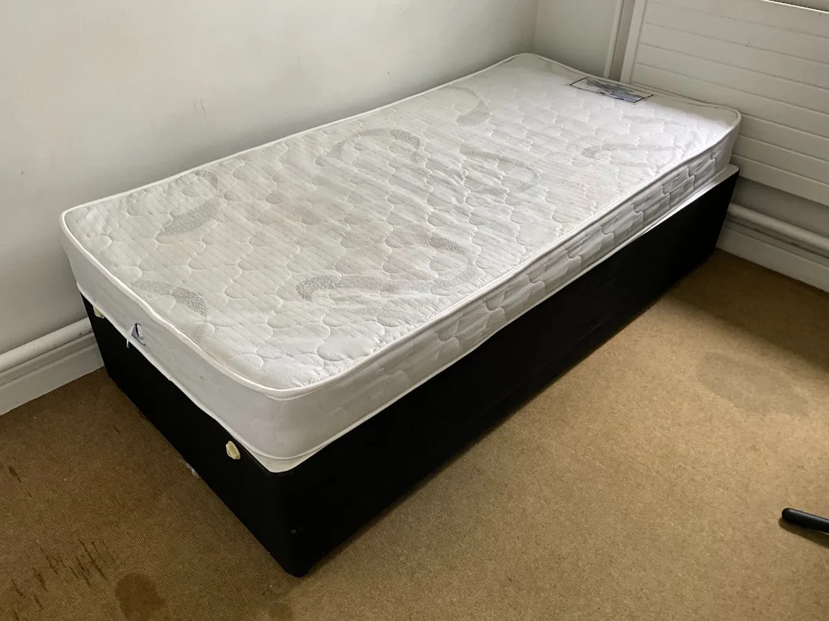 Online Auction Of Student Accommodation Furniture - Image 3