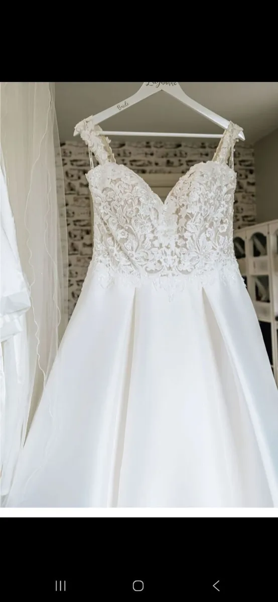 Wedding Dress and bridesmaid dresses - Image 3