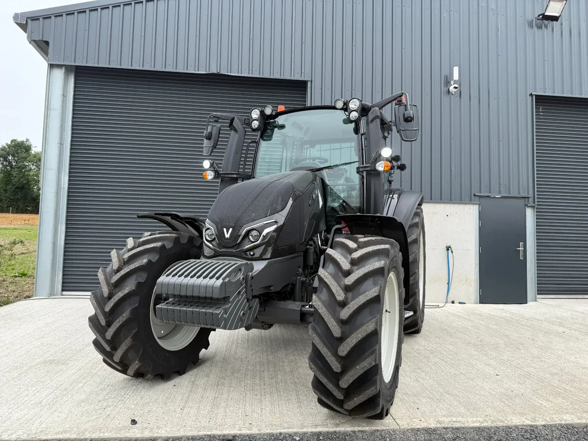 VALTRA G135 ACTIVE TRACTOR - Image 4