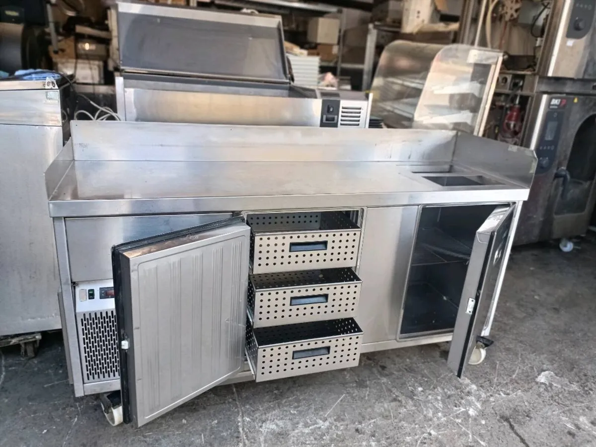 Service table fridge - Image 1