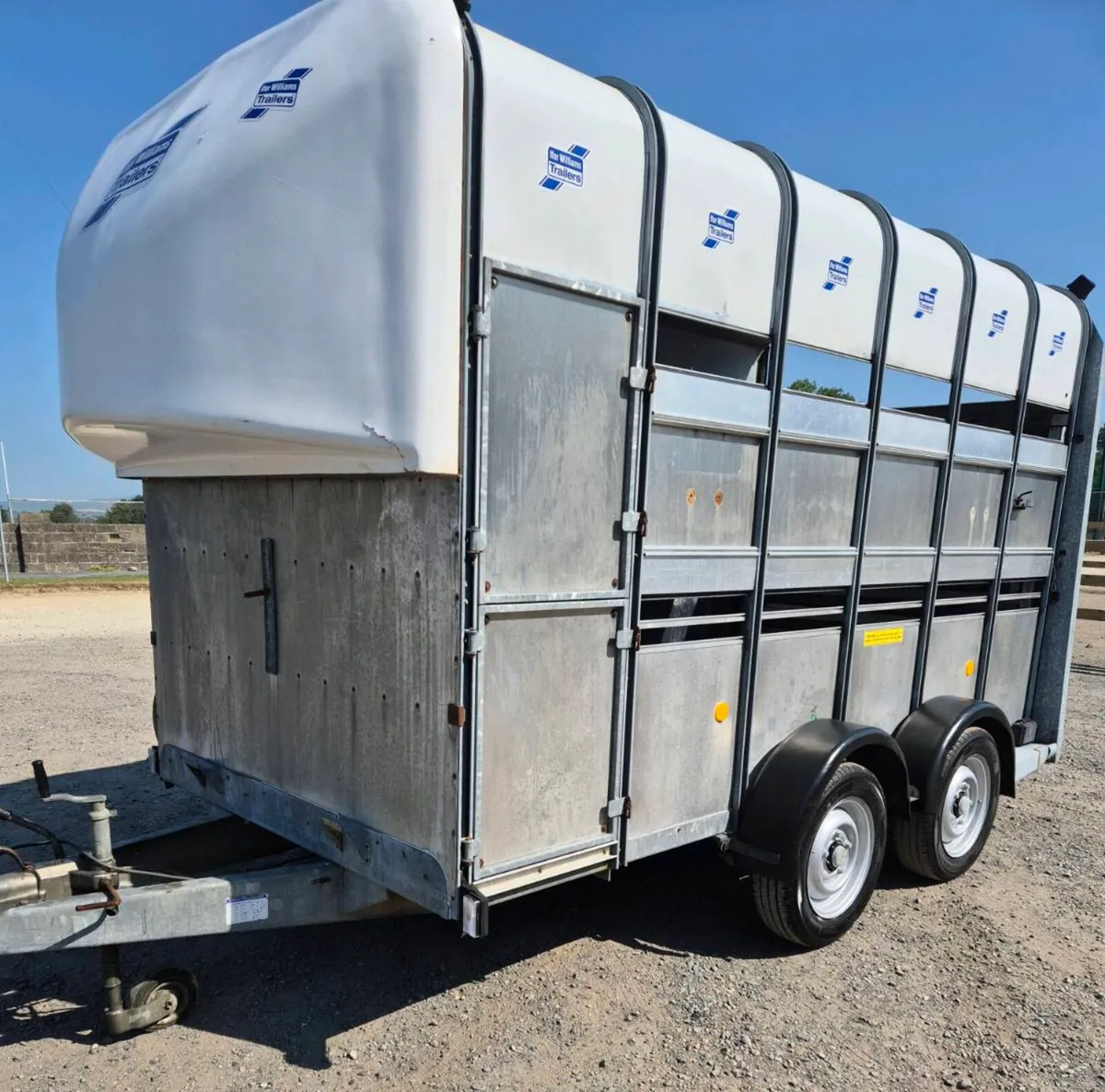 Ifor williams 12 x6,7 horse/cattle trailer - Image 3
