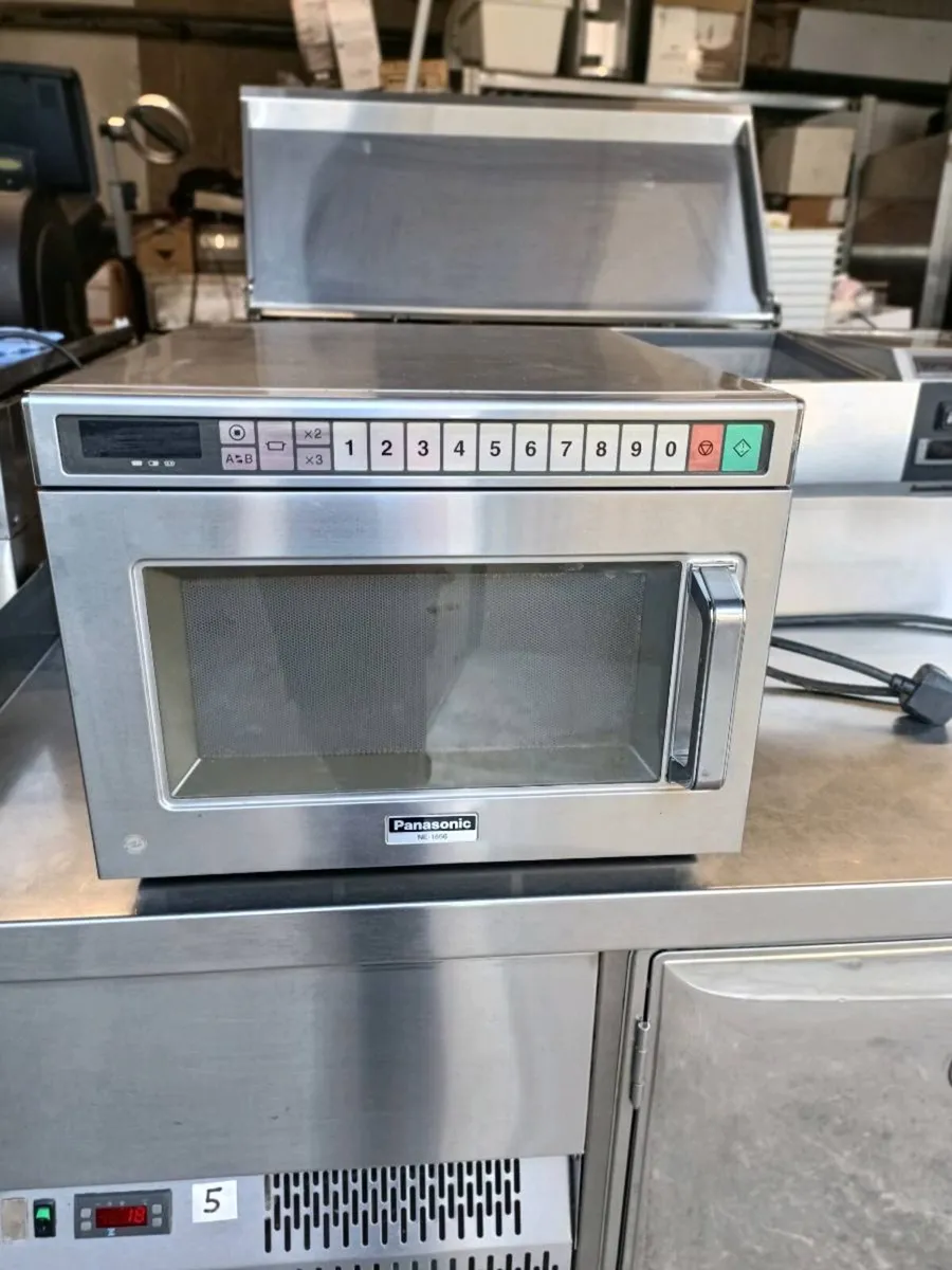 Panasonic heavy duty microwave - Image 2