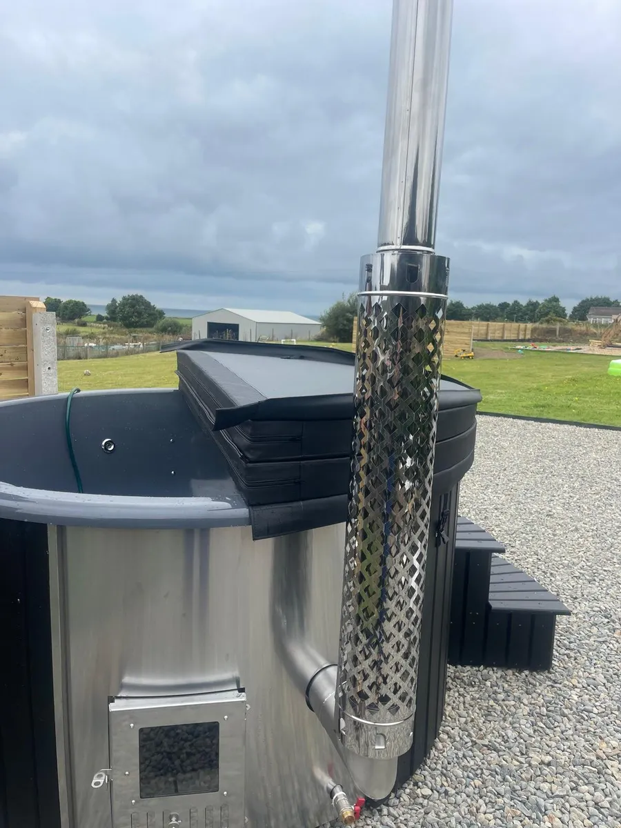 Hot tub /plunge pool - Image 2