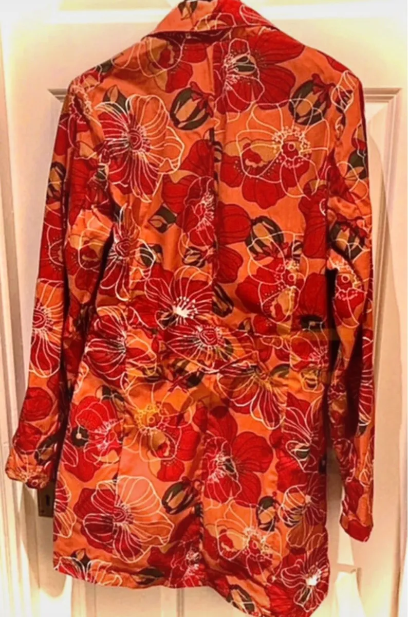Lightweight Statement Above-the-knee Jacket - Image 2