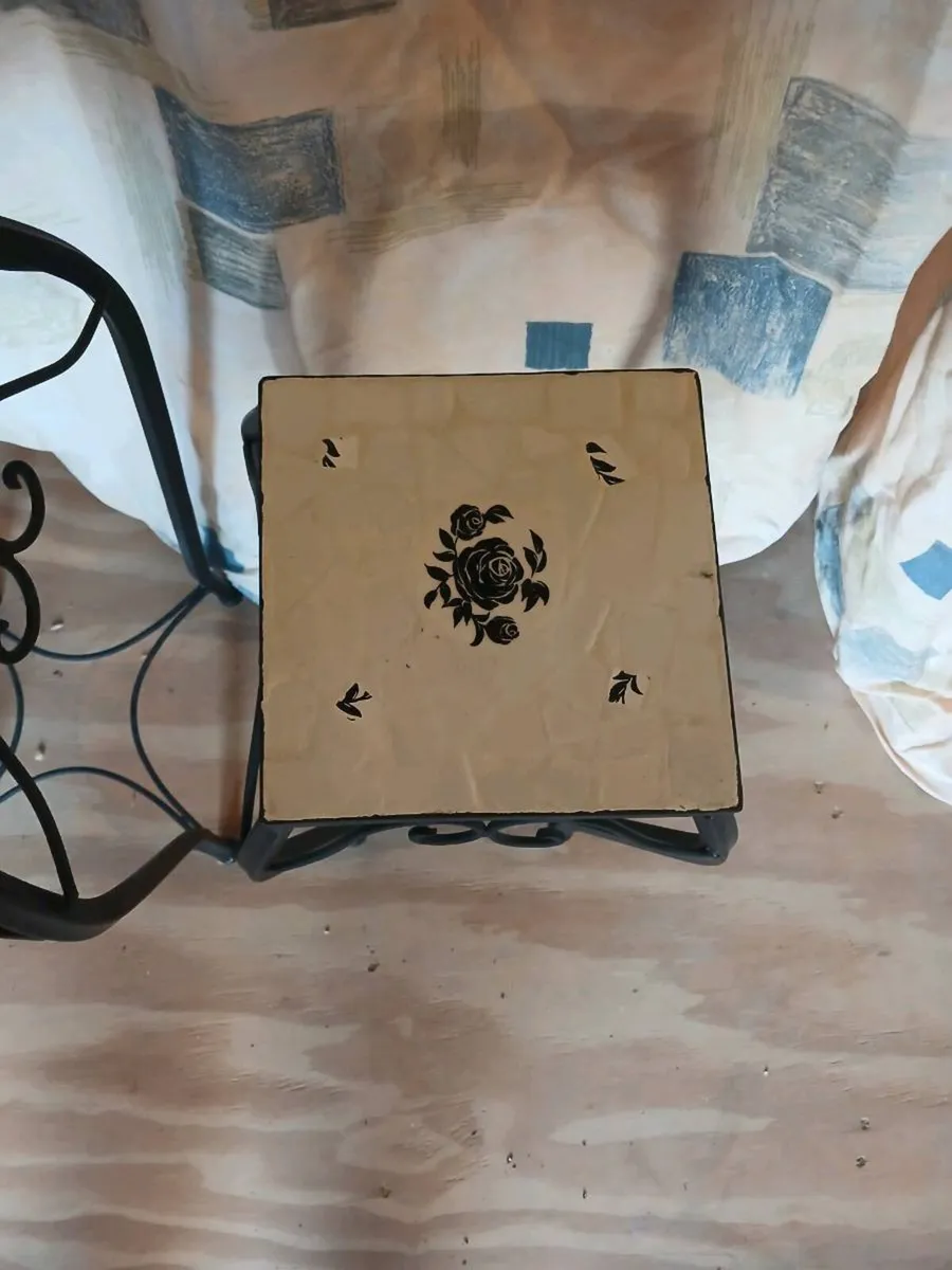 Pair of tables - Image 2