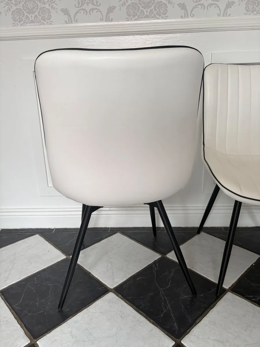 Dining chairs - Image 2