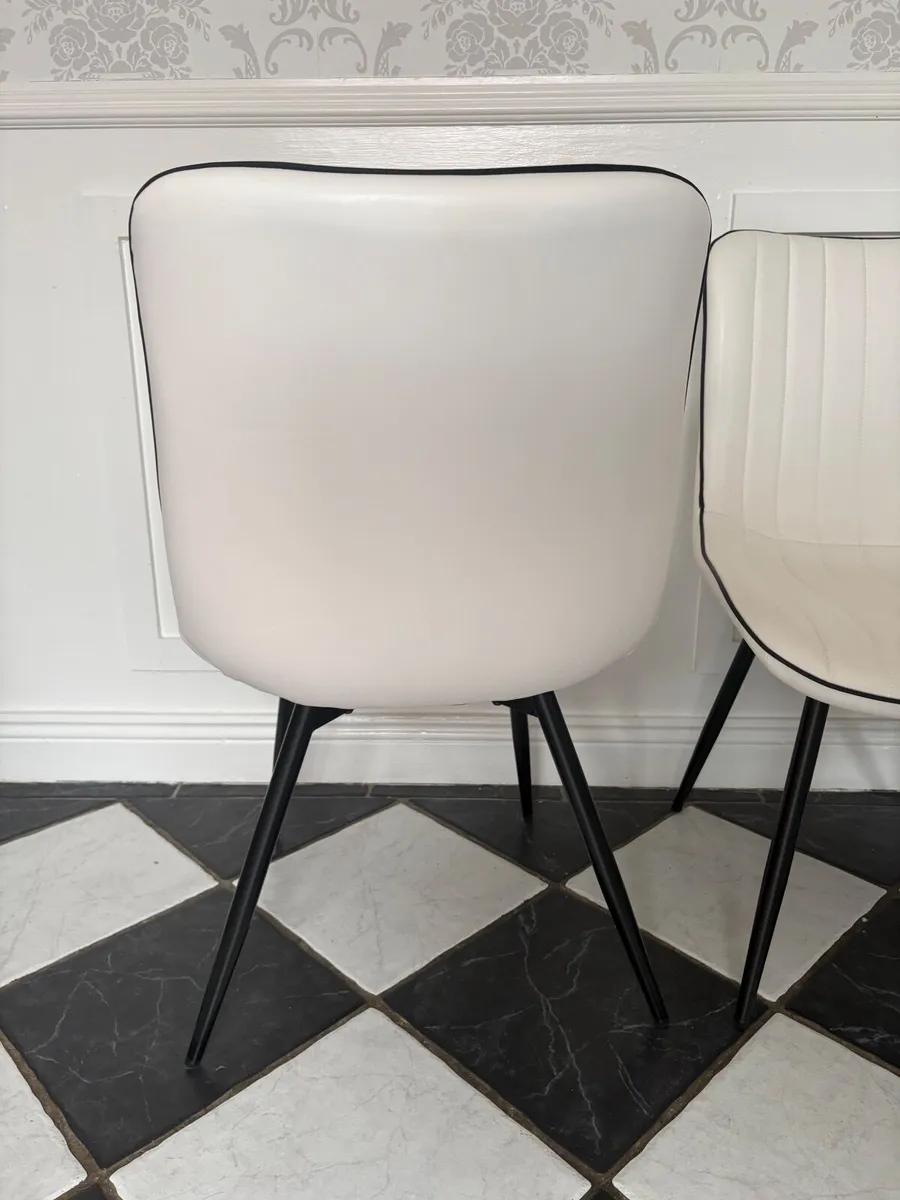 Dining chairs - Image 1