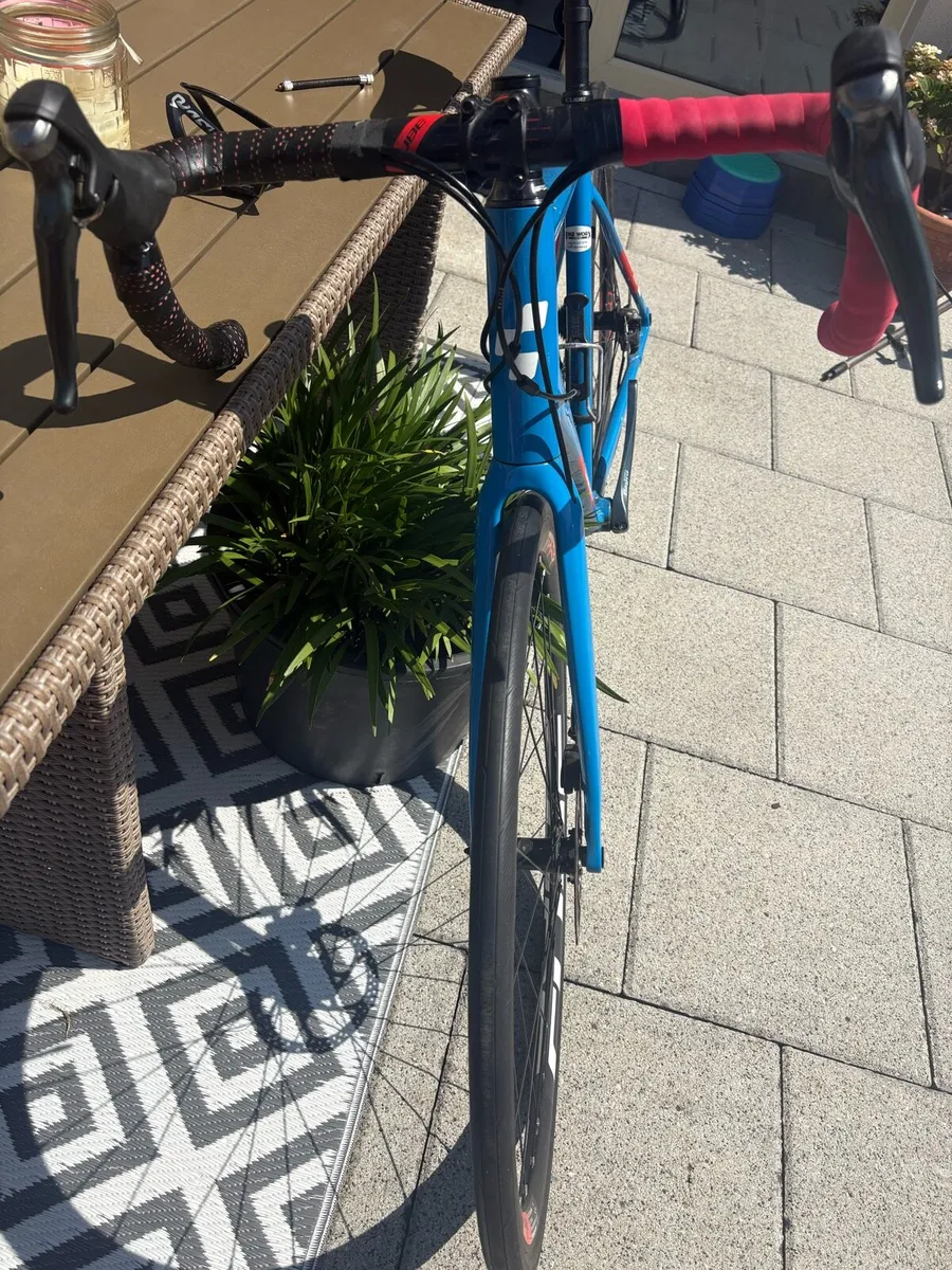 Cube Attain Road Bike - 53cm - Image 2