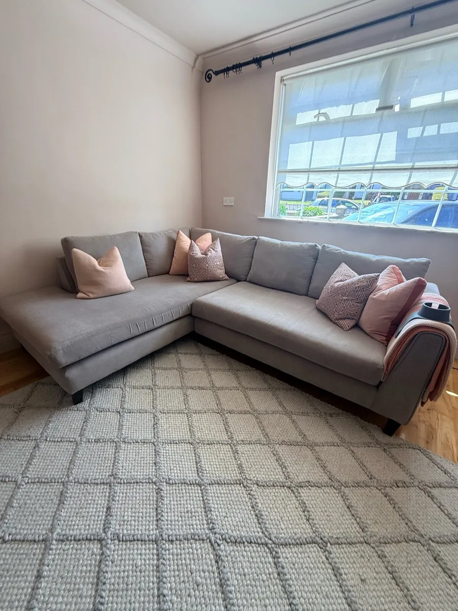 Corner sofa - Image 1