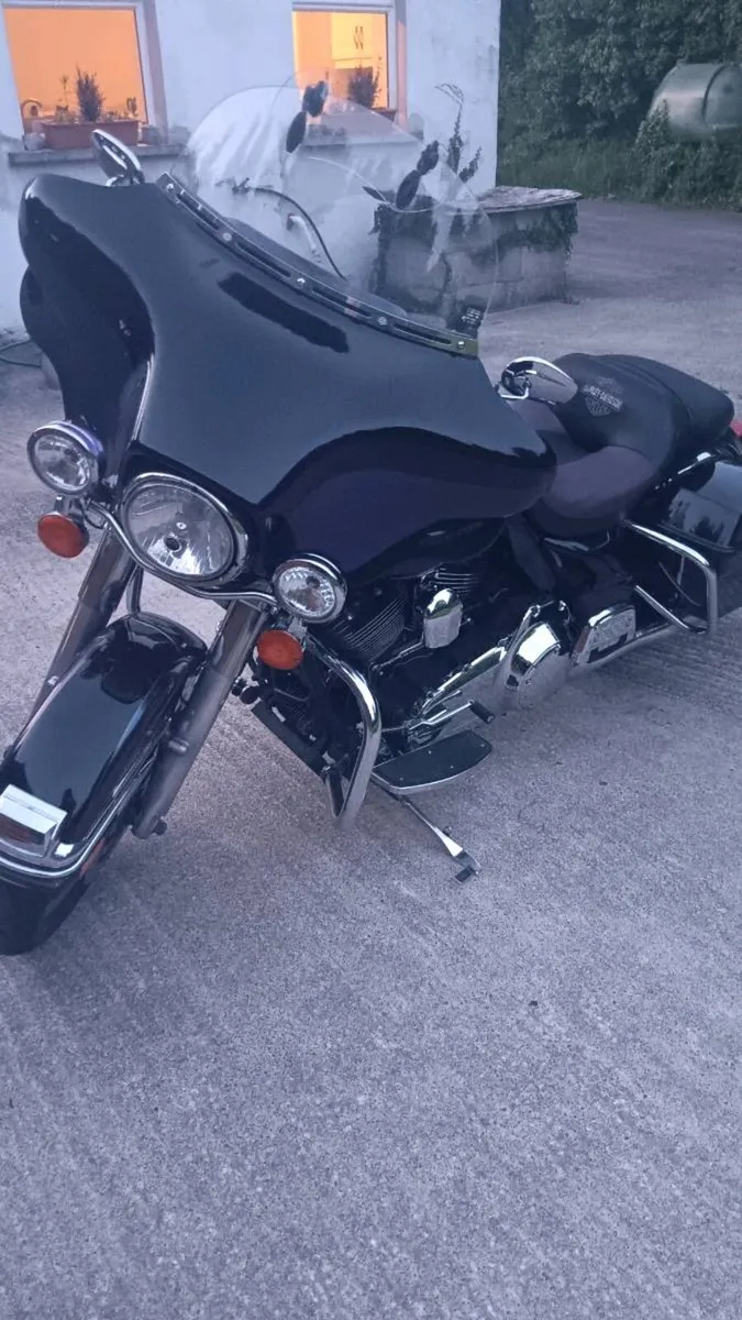 Motorcycle - Image 4
