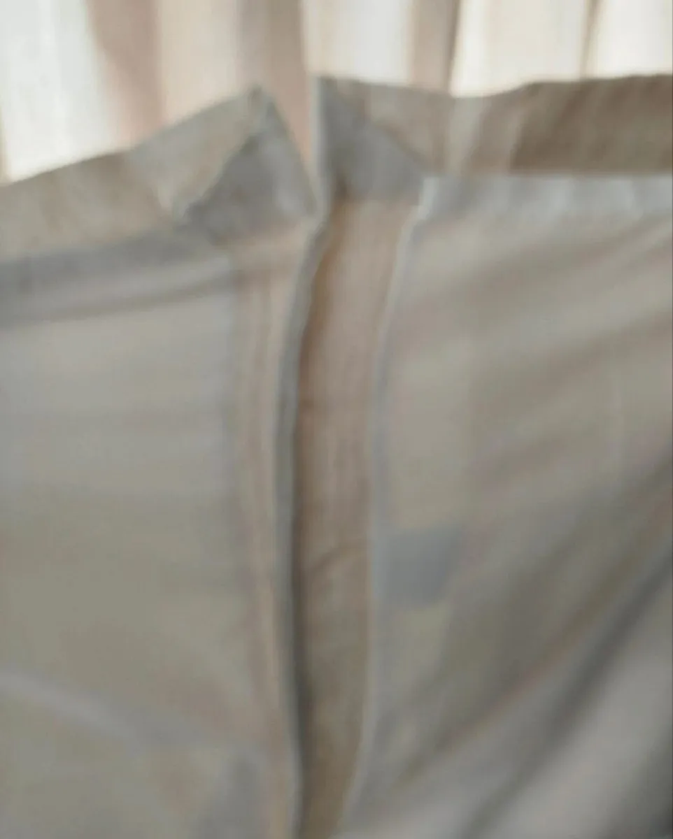 Curtains - Image 4