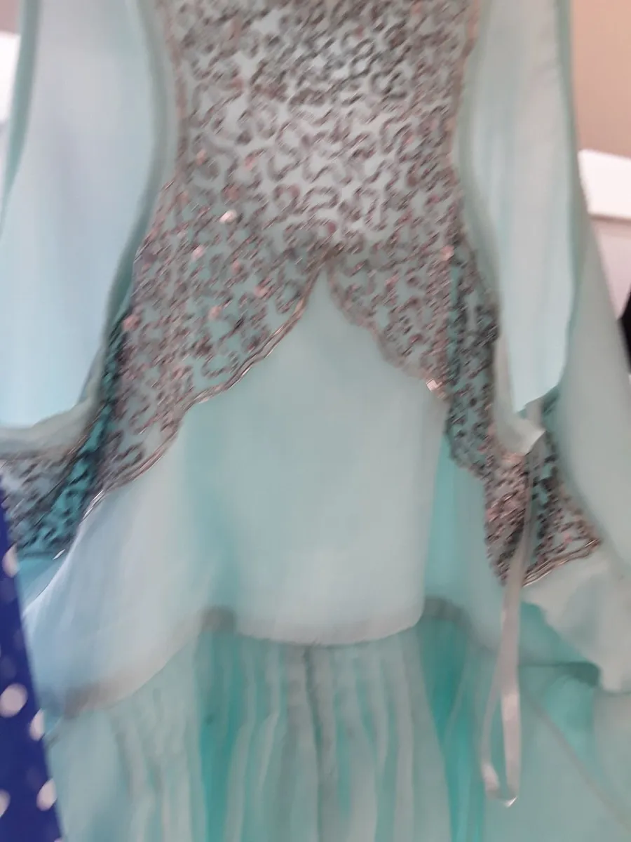 4  lovely  tops size 8 10 12 - Image 3