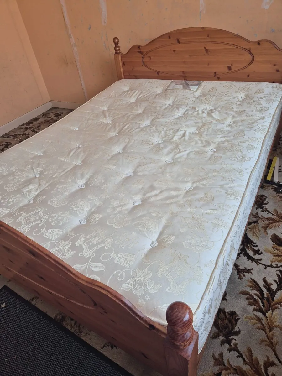5 foot pine bed frame - Image 1