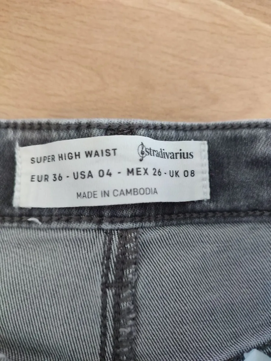 JEANS-NEVER WORN - Image 3