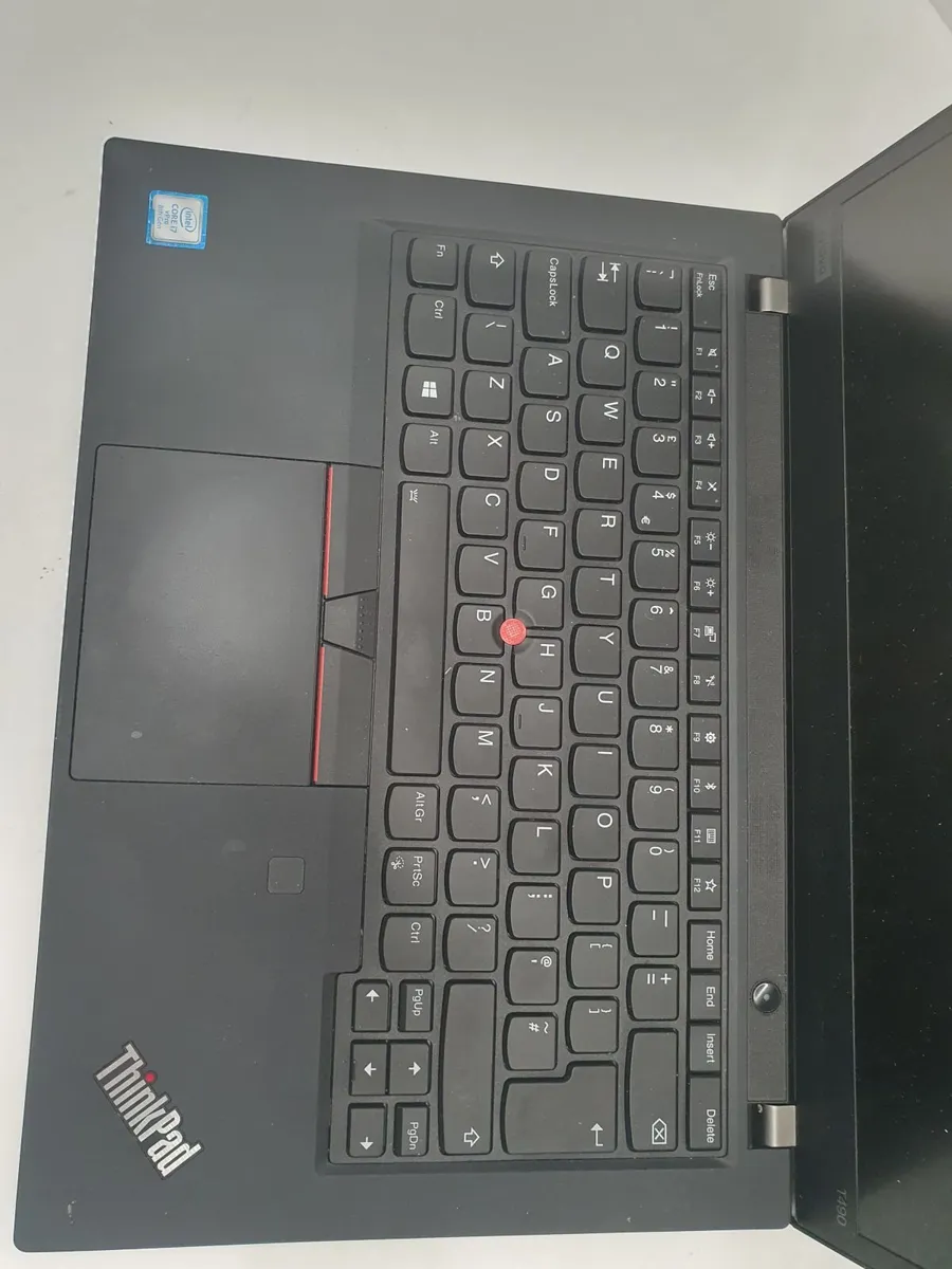 Online Laptop Clearance Auction - Image 1