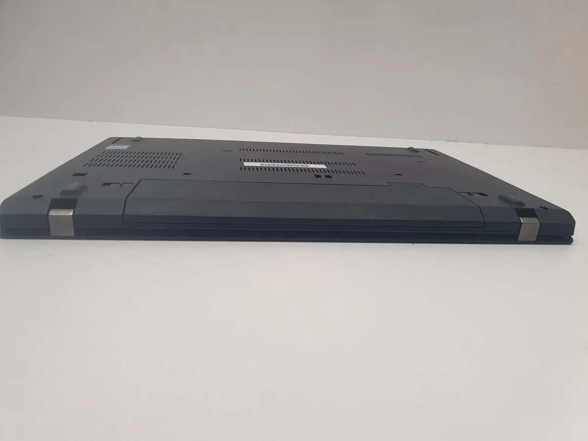 Online Laptop Clearance Auction - Image 1