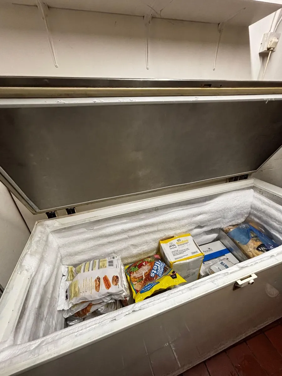x4 Fridge Freezers - Image 4