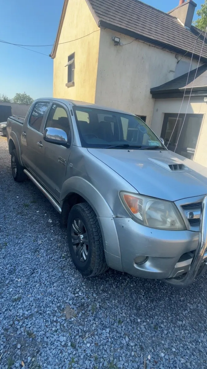 Toyota Hilux - Image 1