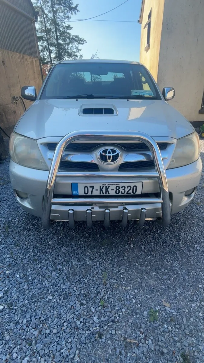 Toyota Hilux - Image 2