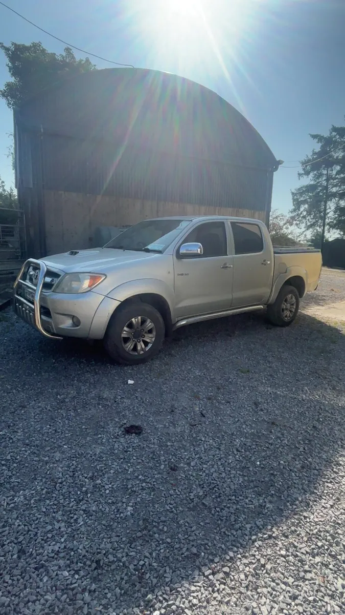 Toyota Hilux - Image 3