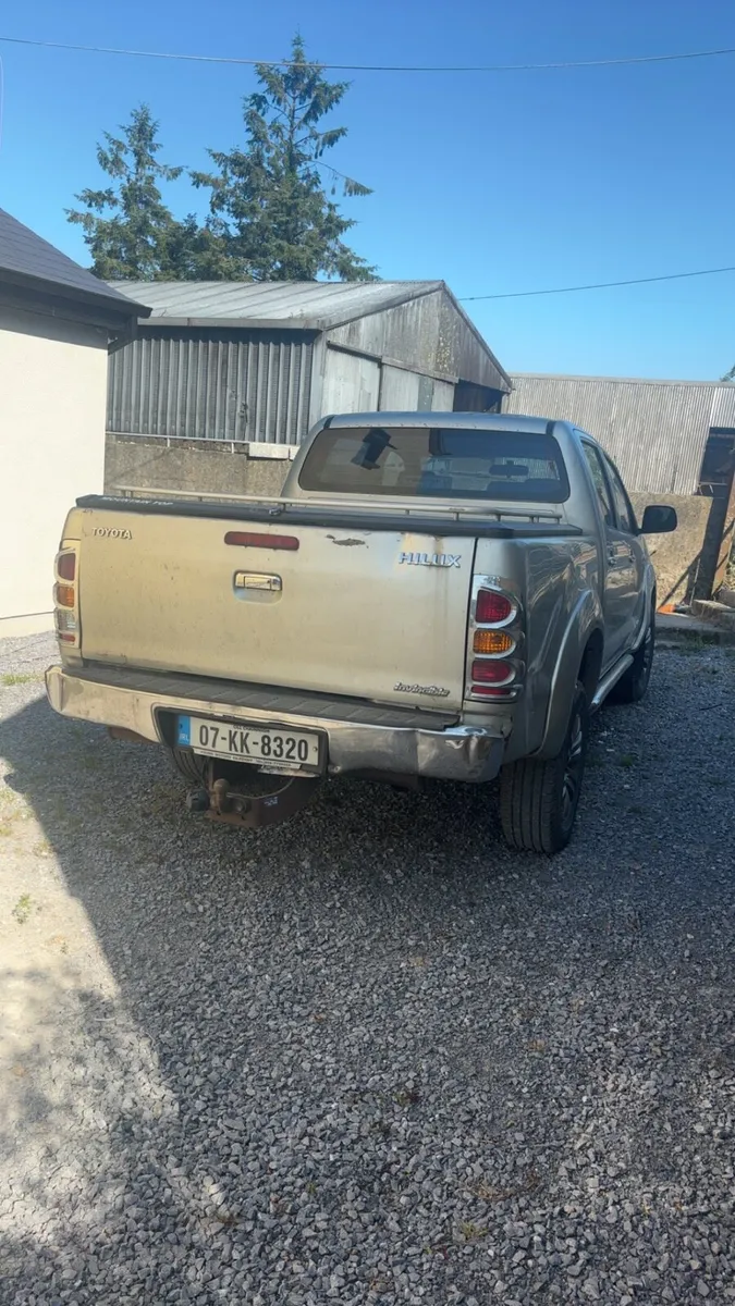 Toyota Hilux - Image 4