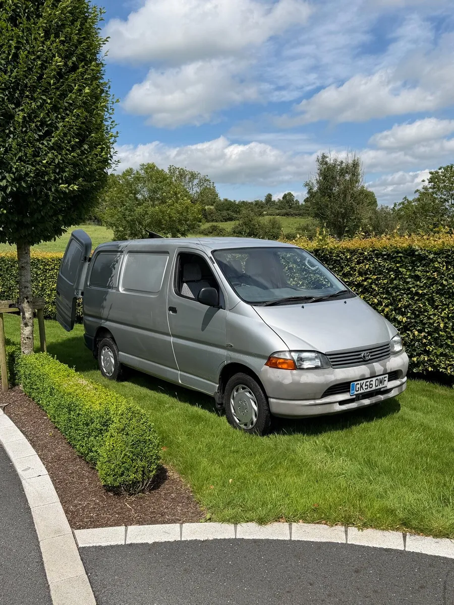 2006 2.5 TOYOTA HIACE BARN DOOR MODEL - Image 1