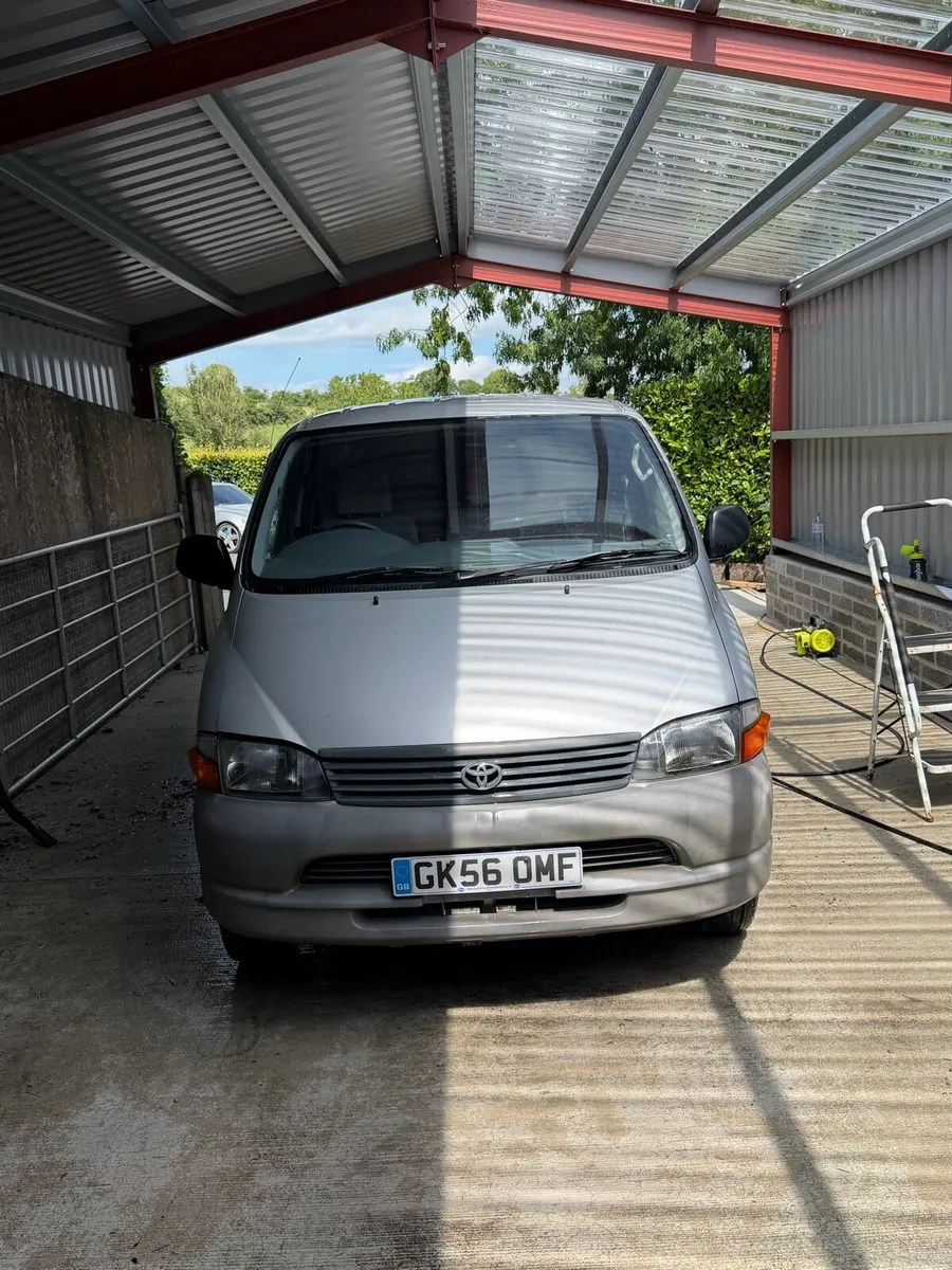 2006 2.5 TOYOTA HIACE BARN DOOR MODEL - Image 2